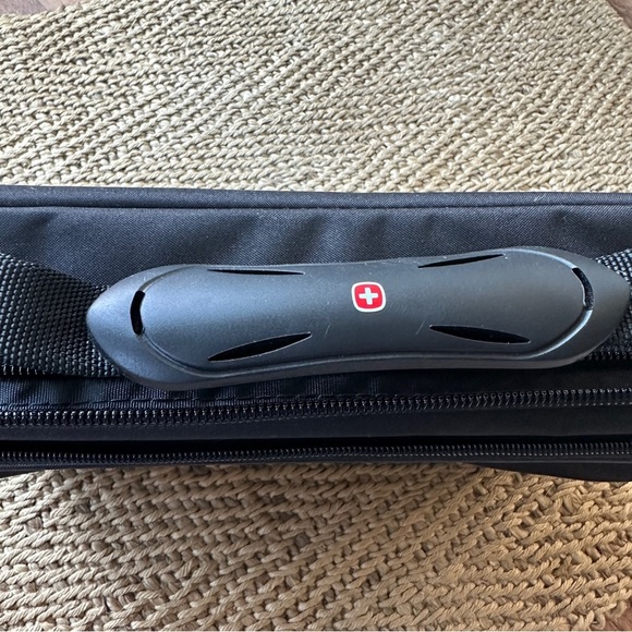 Swissgear Wenger Victorinox AG Laptop Bag Briefcase Shoulder Strap - Picture 3 of 10